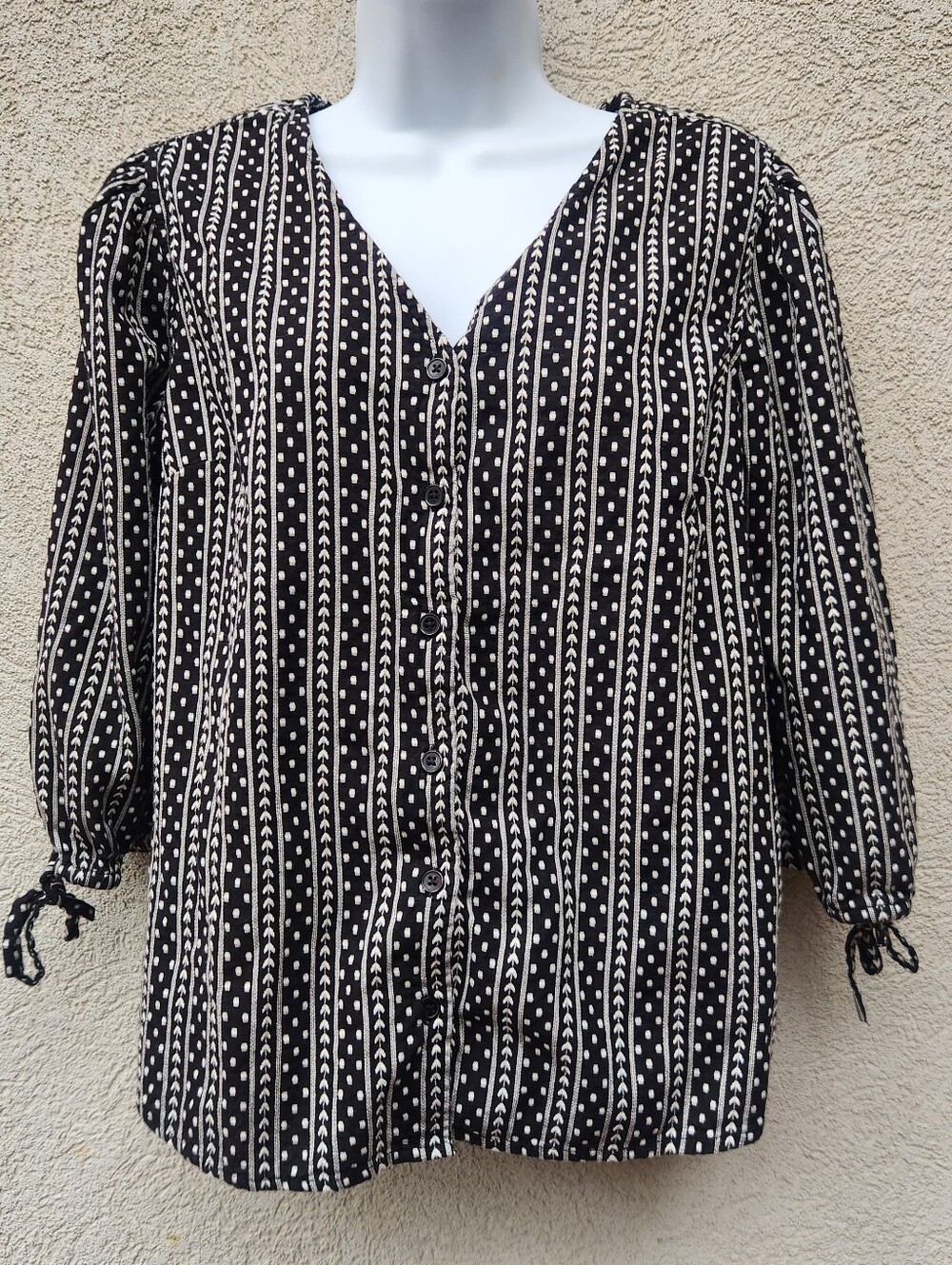 GARNET HILL Women's Dobby Weave Blouse Medium Black Stripes 100% Organic Cotton